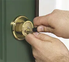 East Pittsburgh Locksmith Service East Pittsburgh, PA 412-533-9174 - rekeying-lock
